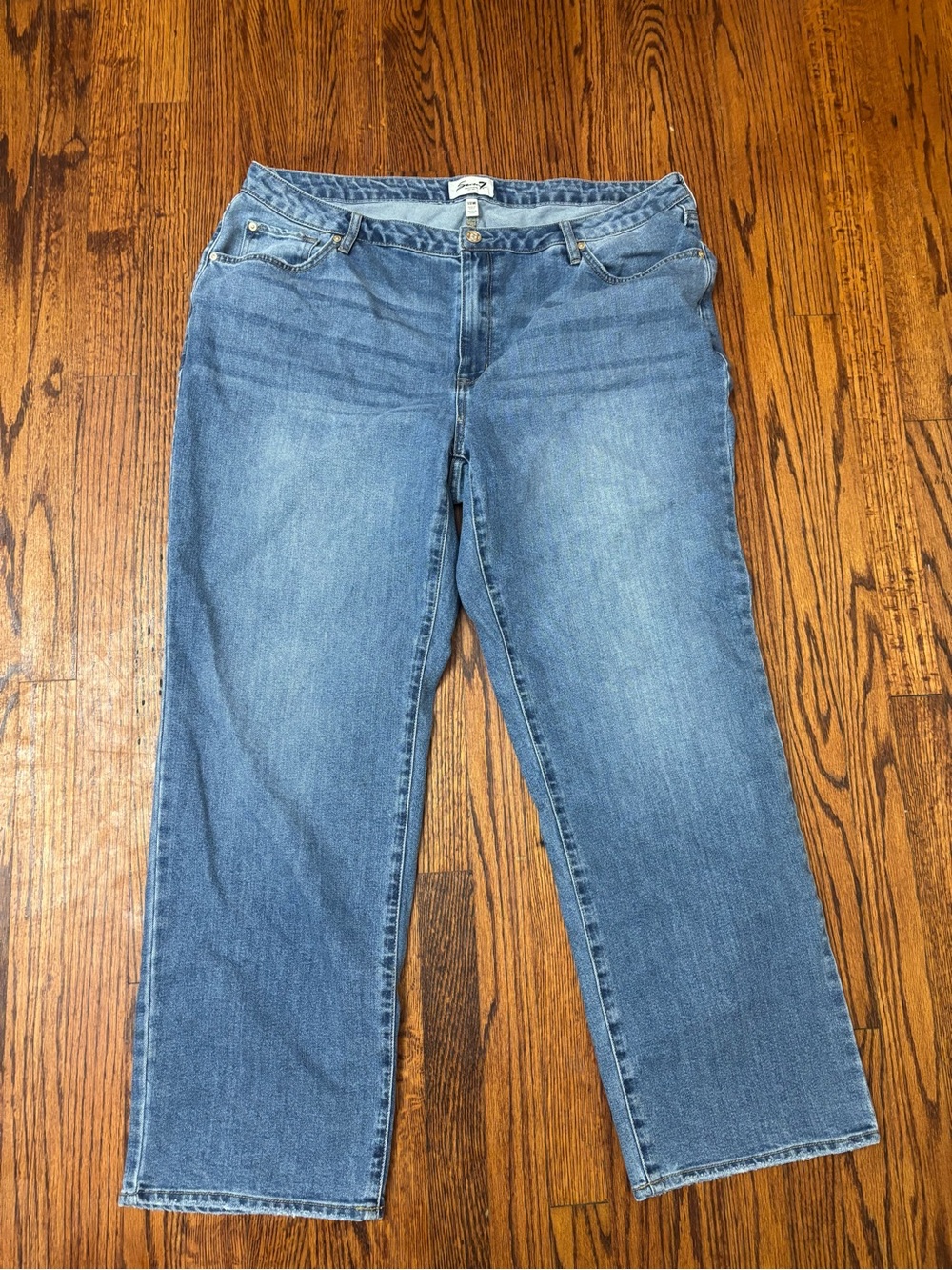 Seven7 Women's Medium Blue Straight-Leg Jeans